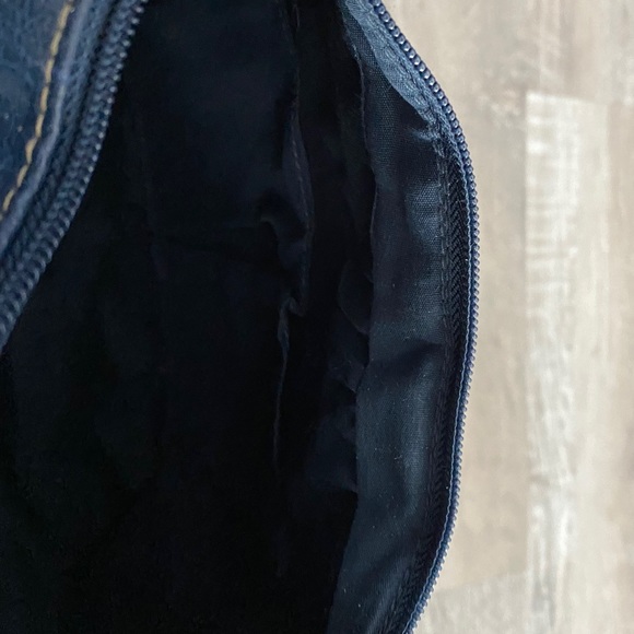 Kenneth Cole Reaction Handbag - Picture 4 of 5